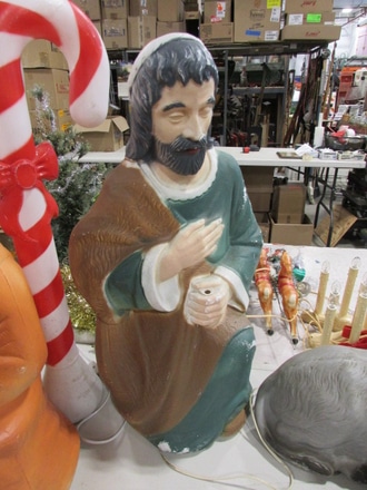 main photo of Christmas lawn ornament wise man 1