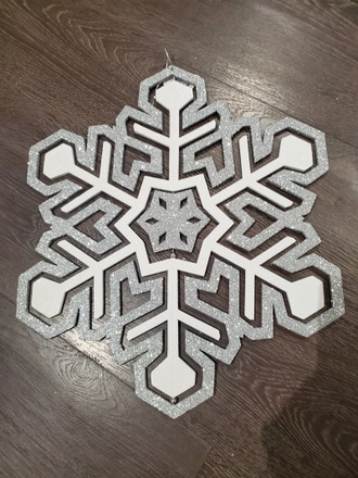 main photo of 17" 3D snowflakes
