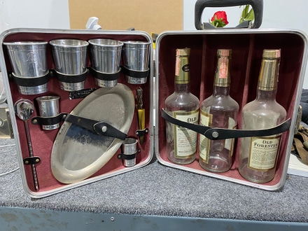 main photo of Alcohol Glasses Kit