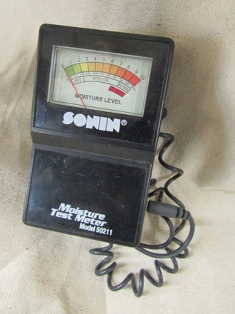 main photo of meter moisture test Sonin