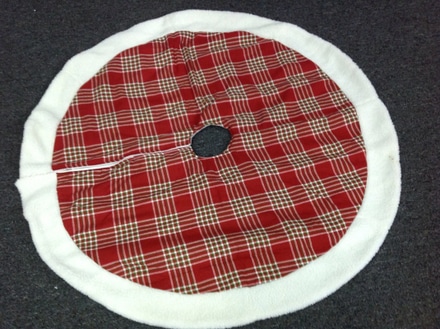 main photo of Red plaid tree skirt with white Woolley trim