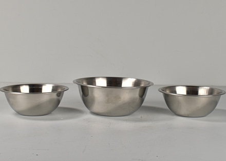 main photo of 3 Piece Stainless Mixing Bowl Set