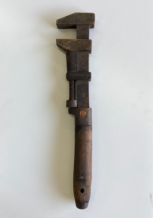 main photo of Large Pipe Wrench Tool