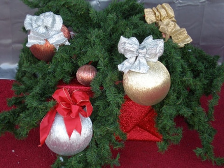 main photo of 4" glitter Ball ornaments