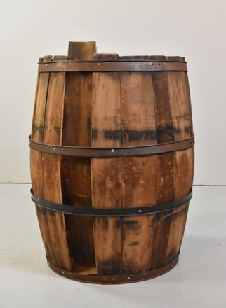 main photo of Barrel w/ 4 Metal bands & One Missing Stave