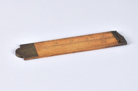 main photo of Foldable Wood Ruler w/ Brac fittings