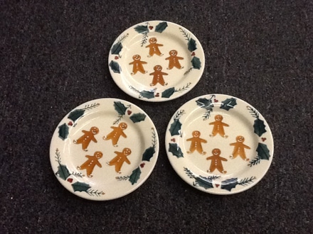 main photo of Gingerbread men plates 8"