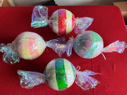 main photo of Assorted 8 inch wrapped candies gum balls