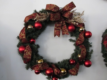 main photo of Wreath w ribbon and decorations, 28"