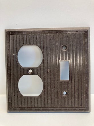 main photo of PINSTRIPED DECORATIVE BORDER SWITCH PLATE