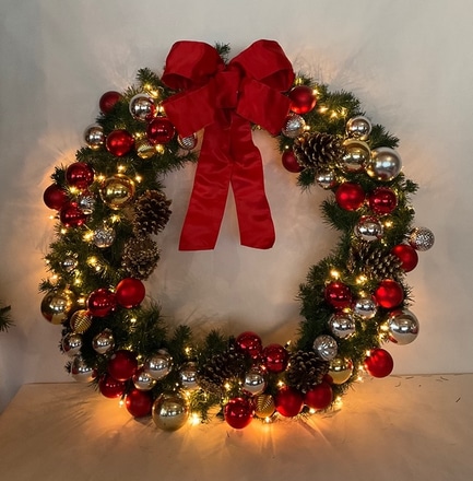 main photo of Holiday wreath
