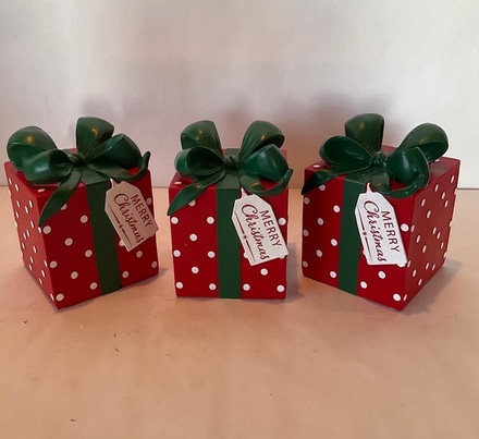 main photo of Resin Red & White Polkadot Present Boxes