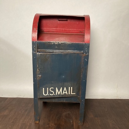 main photo of Mailbox