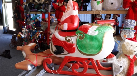 Blow mold deals santa and reindeer