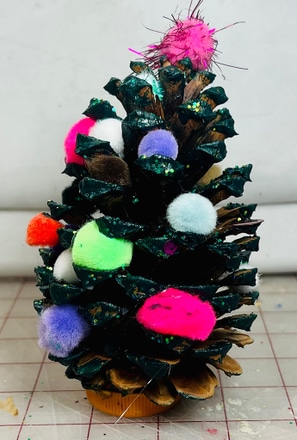 main photo of Pinecone Christmas Tree