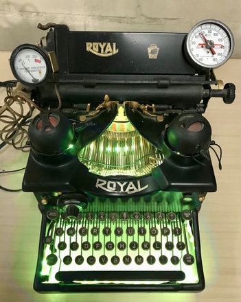 main photo of Royal Typewriter with Blue Tooth