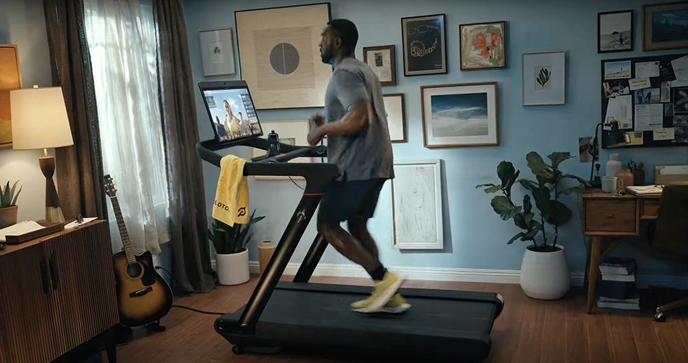 Peloton commercial with Pinacoteca furniture and cleared art