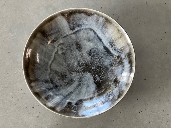 main photo of Glazed shallow coupe bowl white deep green white exterior