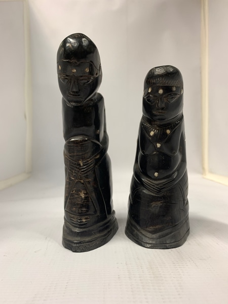 main photo of Carved couple