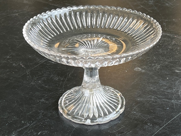 main photo of Scalloped Ribbed Faceted