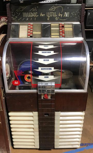 main photo of 1940s AMI Jukebox