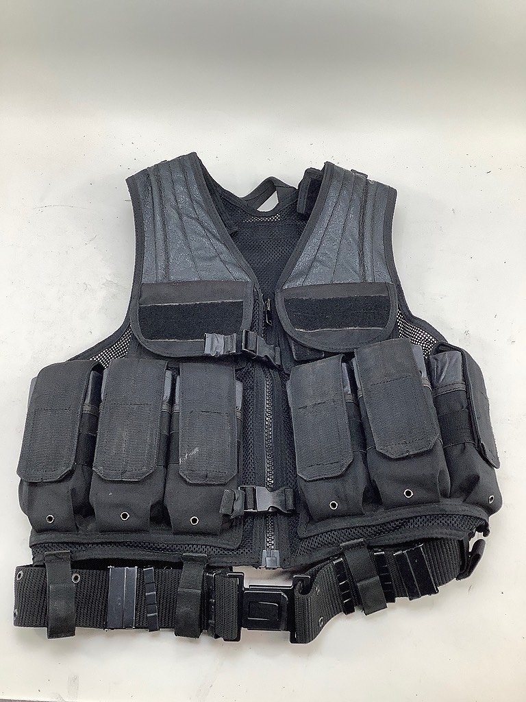 2000s DKNY TACTICAL VESTテック