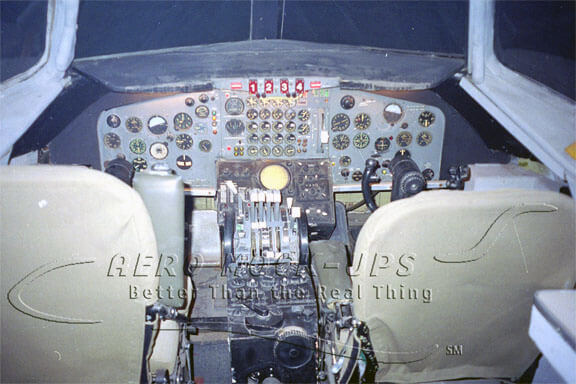13-2 707 Cockpit - Instrument panel lite