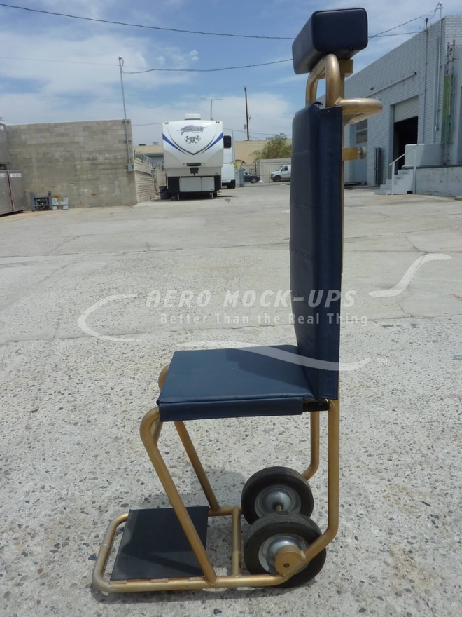 27-4 Boarding chair - side