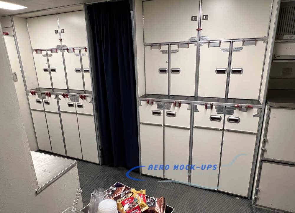 14-56 Galley, Side - KLM - 4 Cart_wm
