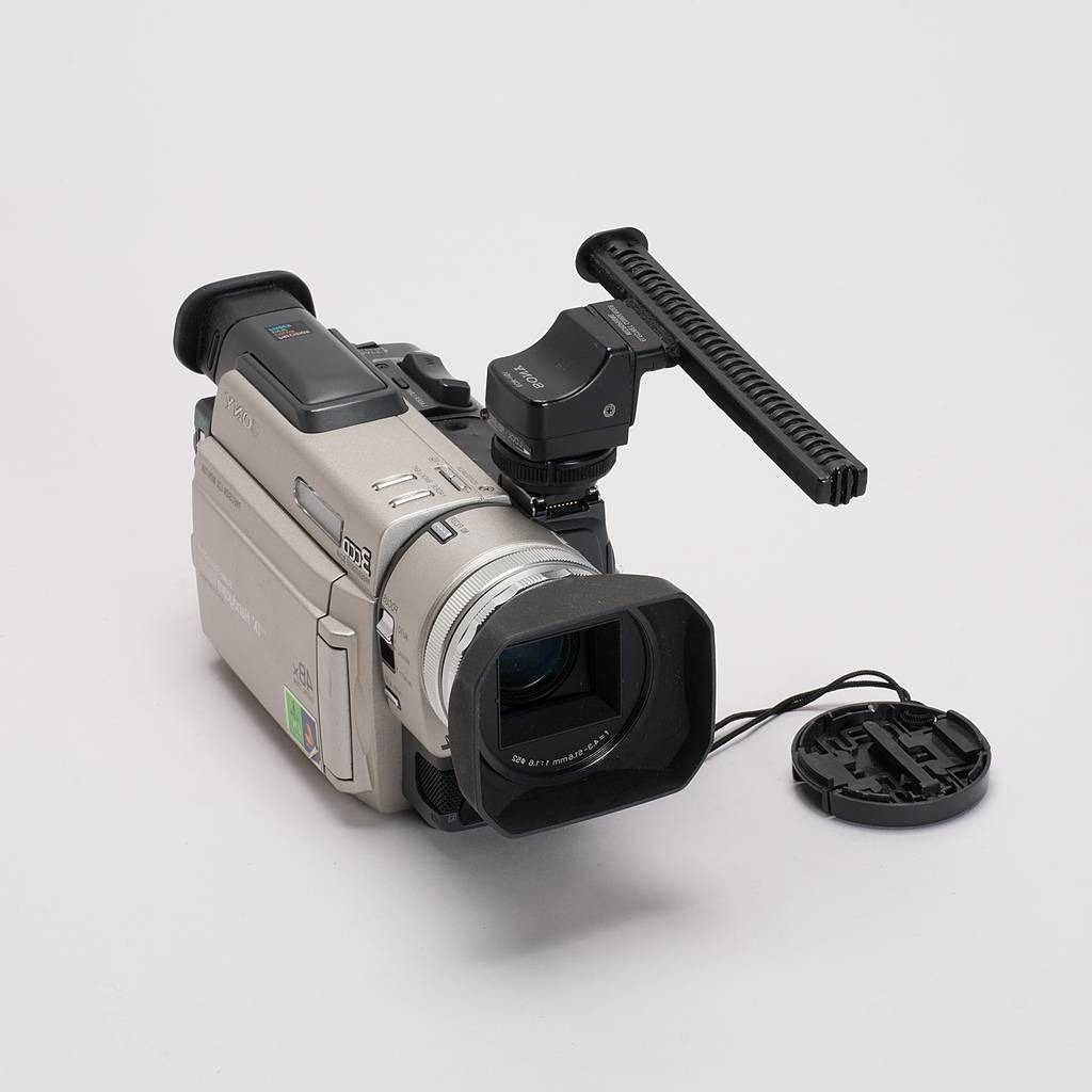 SONY　DCR-TRV900　MiniDV対応 Sony DCR-TRV900 MiniDV Camcorder