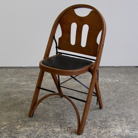 main photo of Unique Round Vintage Folding Chair