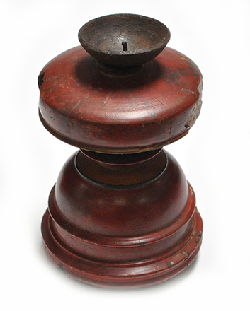 main photo of candle holder