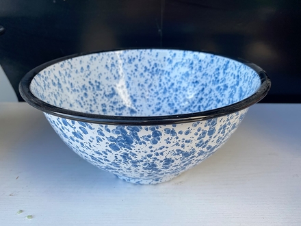 main photo of Medium Bowl