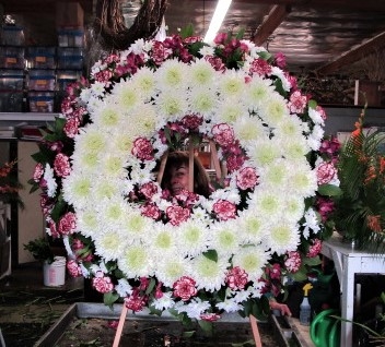 main photo of Fresh Floral Large 20s 30s Funeral Wreath