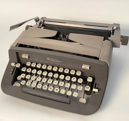 main photo of Royal Caravan Typewriter