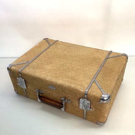 main photo of Wheary Suitcase