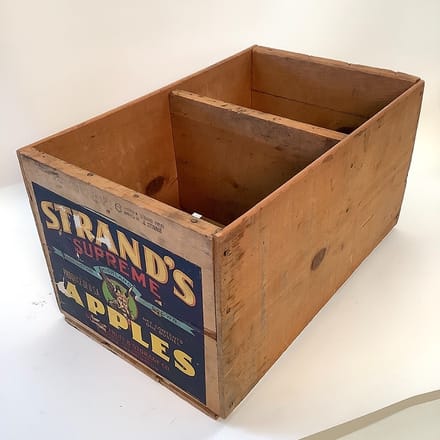 main photo of Wooden Apple Crate