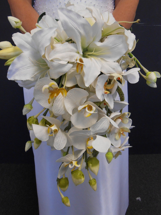 main photo of Cascading Bridal Bouquet C