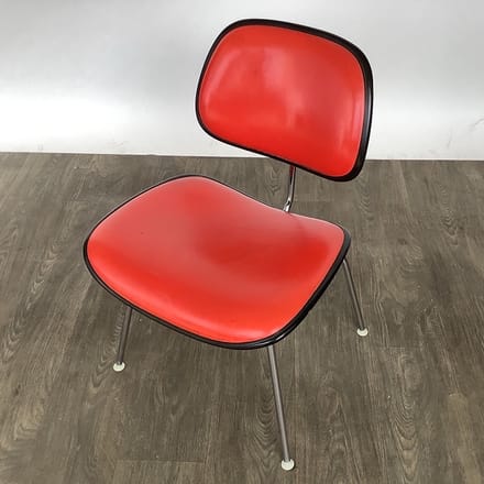 main photo of Herman Miller Eames Molded Lounge Chair
