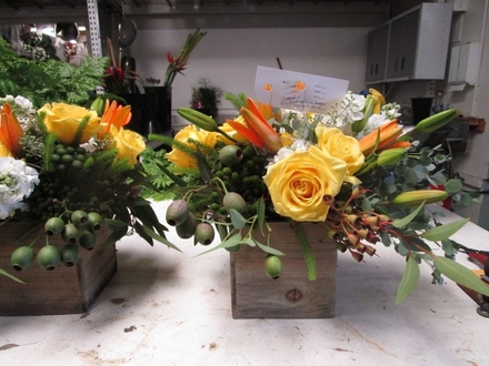 main photo of Fresh Floral Country Centerpieces