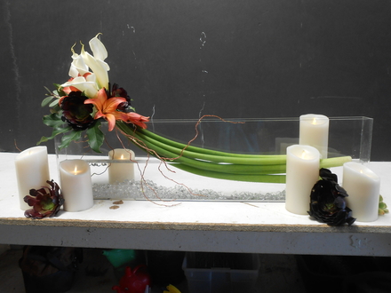 main photo of Fresh Floral Lucite and Calla Tablescape