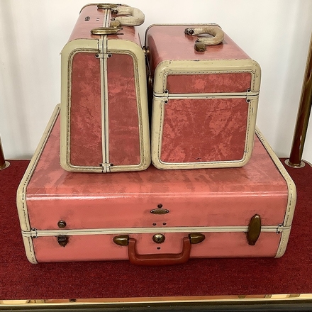 main photo of Suitcase Set