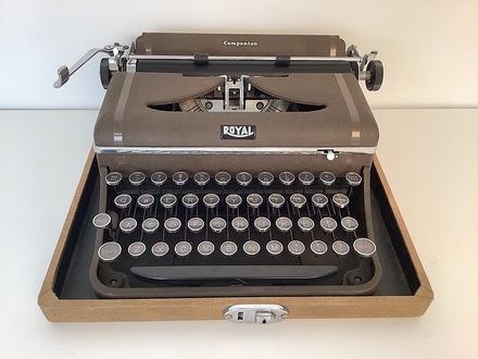 main photo of Royal Companion Typewriter