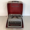 Royal Quiet De Luxe typewriter with case