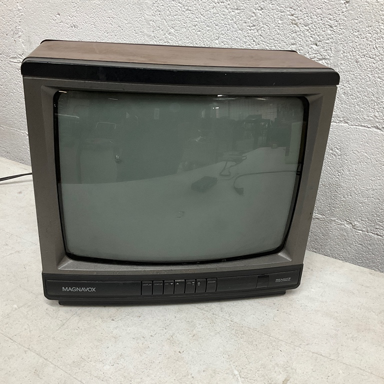 On sale Magnavox 13